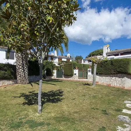 בית נופש Casa Aurora, Piscina , Wifi, Jardin 5-6 Pax ז'ירונה