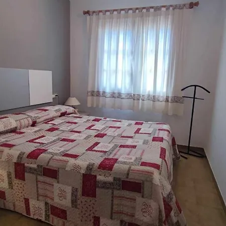 בית נופש Casa Aurora, Piscina , Wifi, Jardin 5-6 Pax ז'ירונה