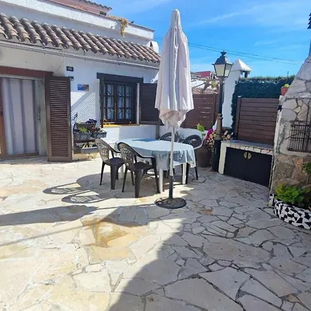 Casa Aurora Piscina Wifi Jardin 56 Pax * Girona
