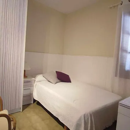Casa Aurora Piscina Wifi Jardin 56 Pax Holiday home Girona