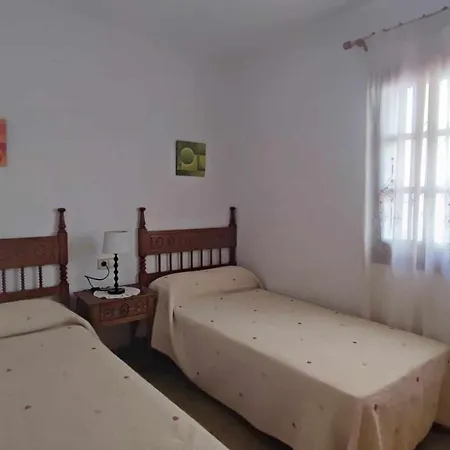 Casa Aurora Piscina Wifi Jardin 56 Pax *